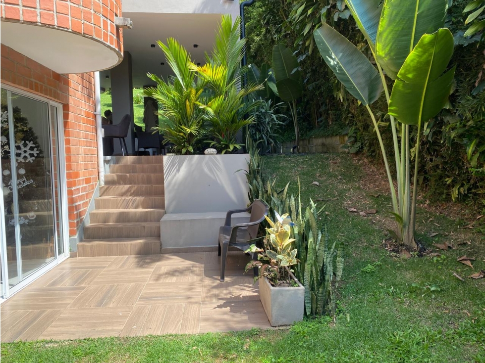 Venta Hermosa Casa Poblado Transversal Superior — foto 6