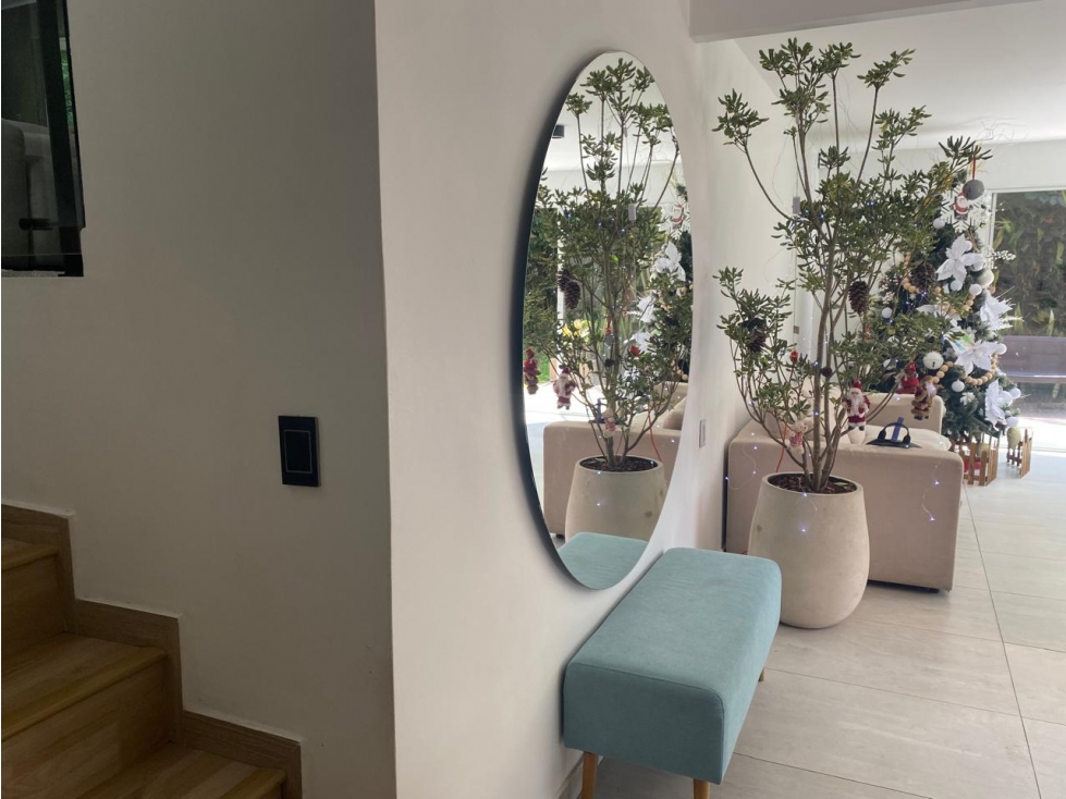 Venta Hermosa Casa Poblado Transversal Superior — foto 4