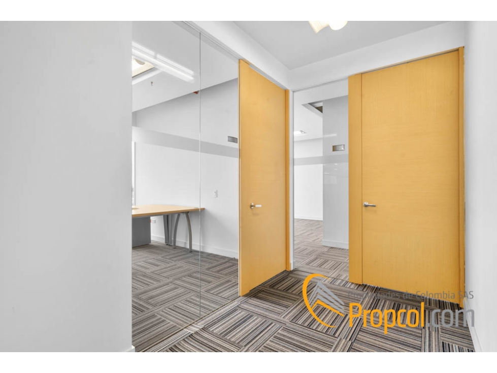 VENTA - OFICINA - PARALELO 108 - ALHAMBRA — foto 2