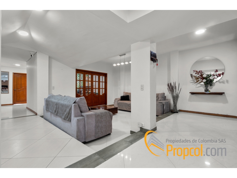 ARRIENDO EXCELENTE CASA REMODELADA RECREO DE LOS FRAILES