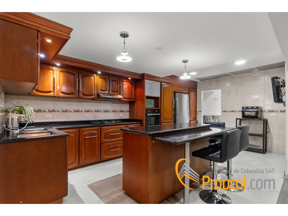 ARRIENDO EXCELENTE CASA REMODELADA RECREO DE LOS FRAILES — foto 3