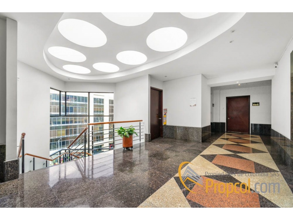 ARRIENDO EXCELENTE OF PARQUE 93 - 2