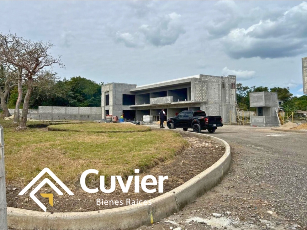 TV2579-DE TERRENO EN VENTA, FRACC. JARDÍNES DE MIRAMAR - 2