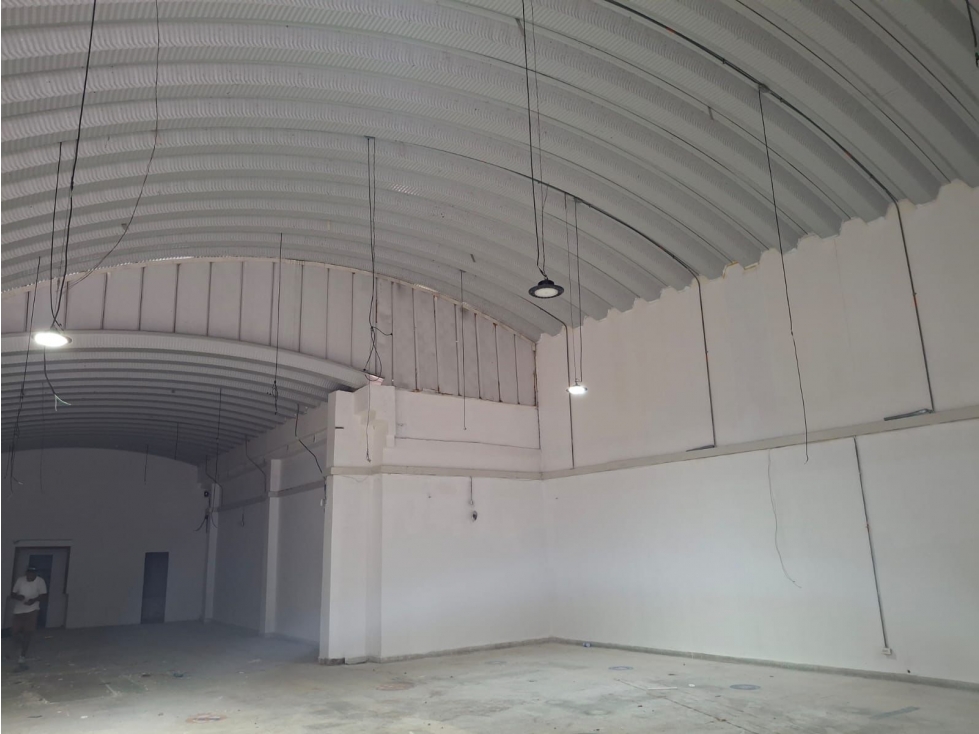 ARRIENDO LOCAL COMERCIAL MALAMBO - 2