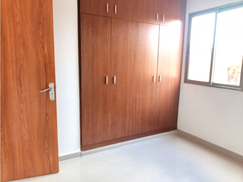 SE VENDE APARTAMENTO EN CIUDAD JARDIN, BARRANQUILLA. — foto 3
