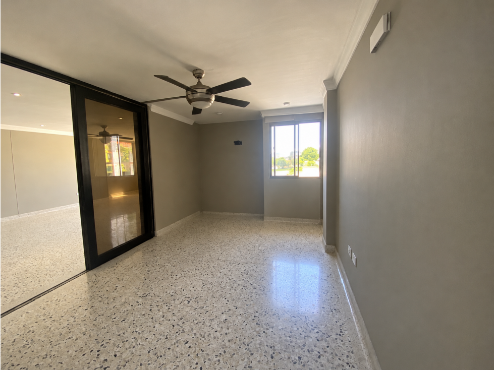 VENTA DE APARTAMENTO EN ALTOS DE RIOMAR, BARRANQUILLA - 3
