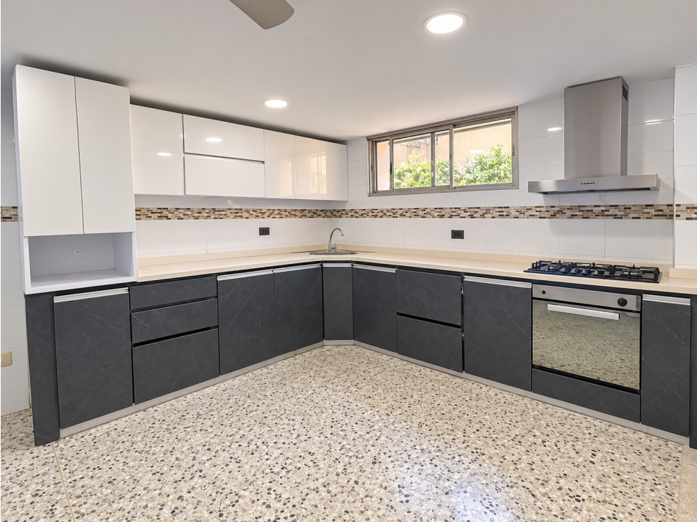 VENTA DE APARTAMENTO EN ALTOS DE RIOMAR, BARRANQUILLA - 1