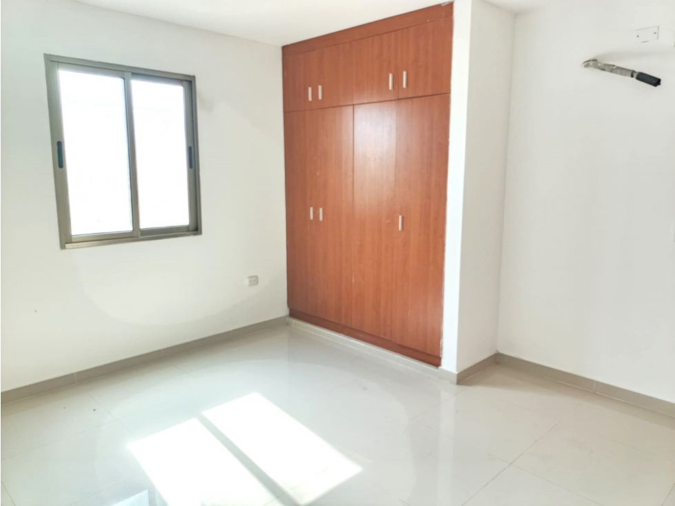 SE VENDE APARTAMENTO EN CIUDAD JARDIN, BARRANQUILLA. — foto 3