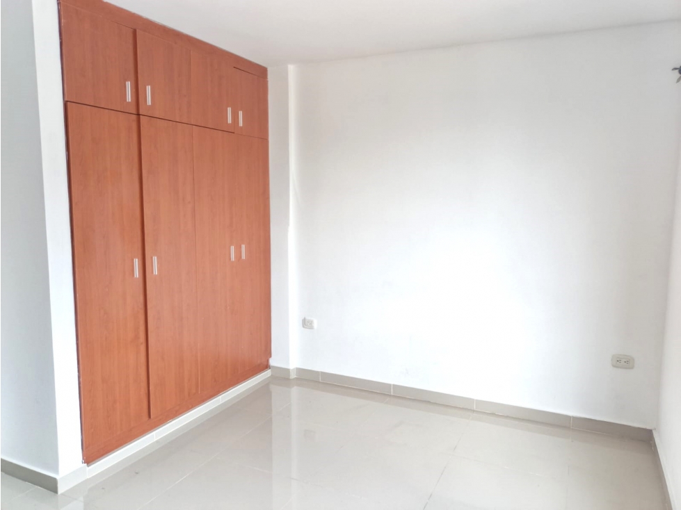 SE VENDE APARTAMENTO EN CIUDAD JARDIN, BARRANQUILLA.
