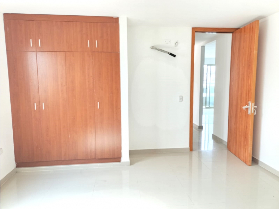 SE VENDE APARTAMENTO EN CIUDAD JARDIN, BARRANQUILLA.