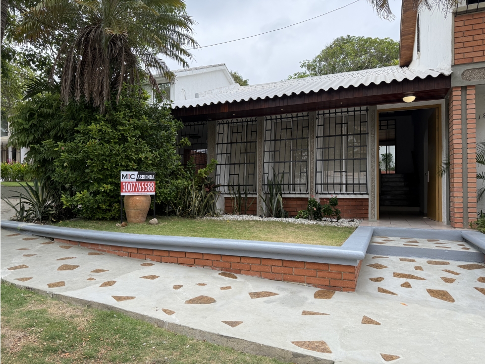 SE ARRIENDA CASA EN SANTA MONICA, BARRANQUILLA.