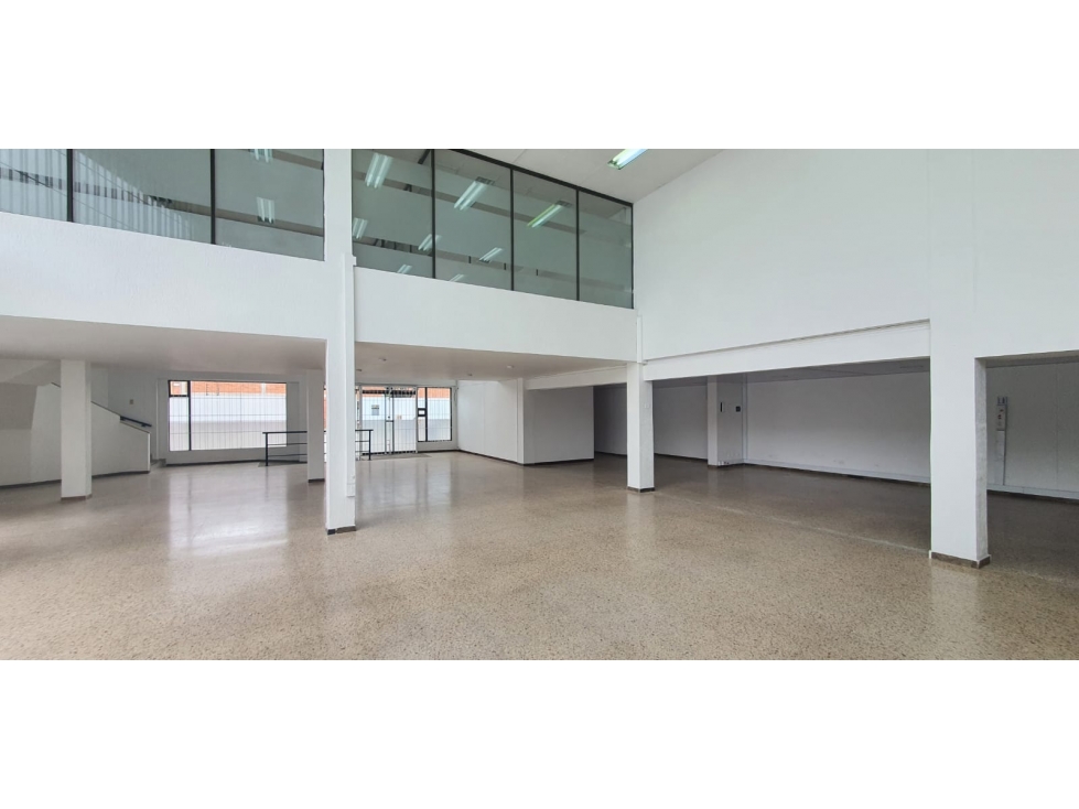 Local / Bodega con Oficinas en Venta en Alamos