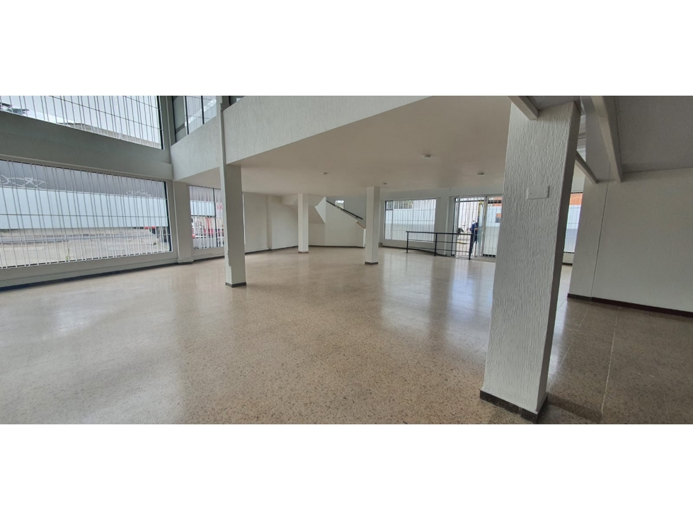 Local / Bodega con Oficinas en Venta en Alamos — foto 3