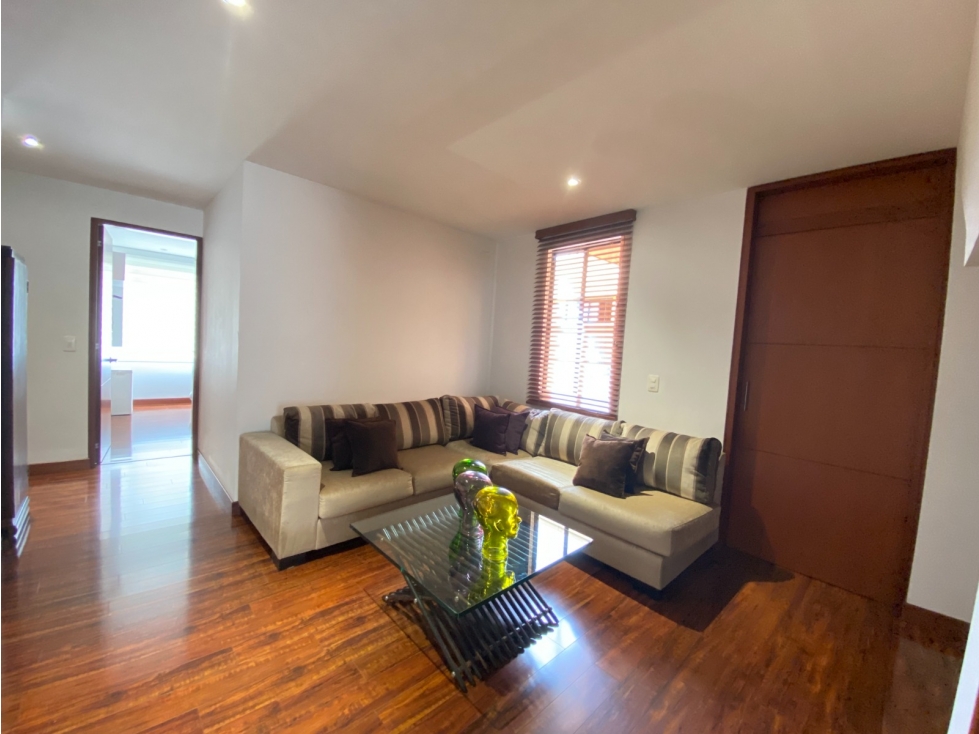 Venta Casa 4 Habitaciones, 283 m², Condominio con Piscina, Cajicá