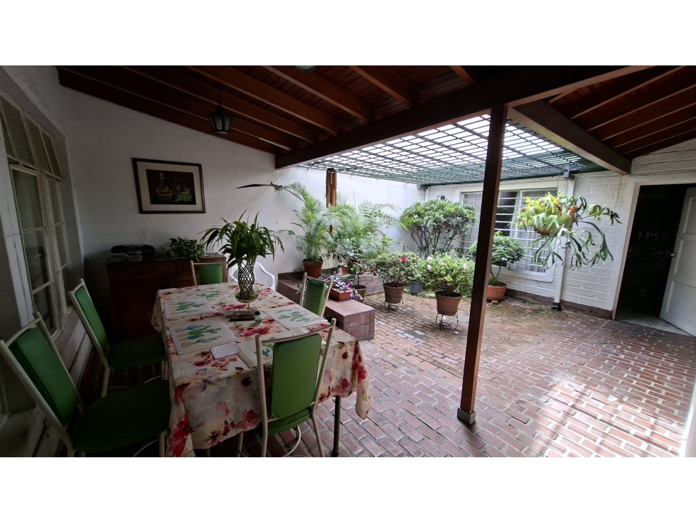 Casa lote de baja mixtura para desarrollo - Laureles — foto 5