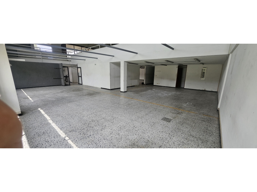Locales comerciales en arriendo | Centro Logístico, Logika Calle 13 - 3
