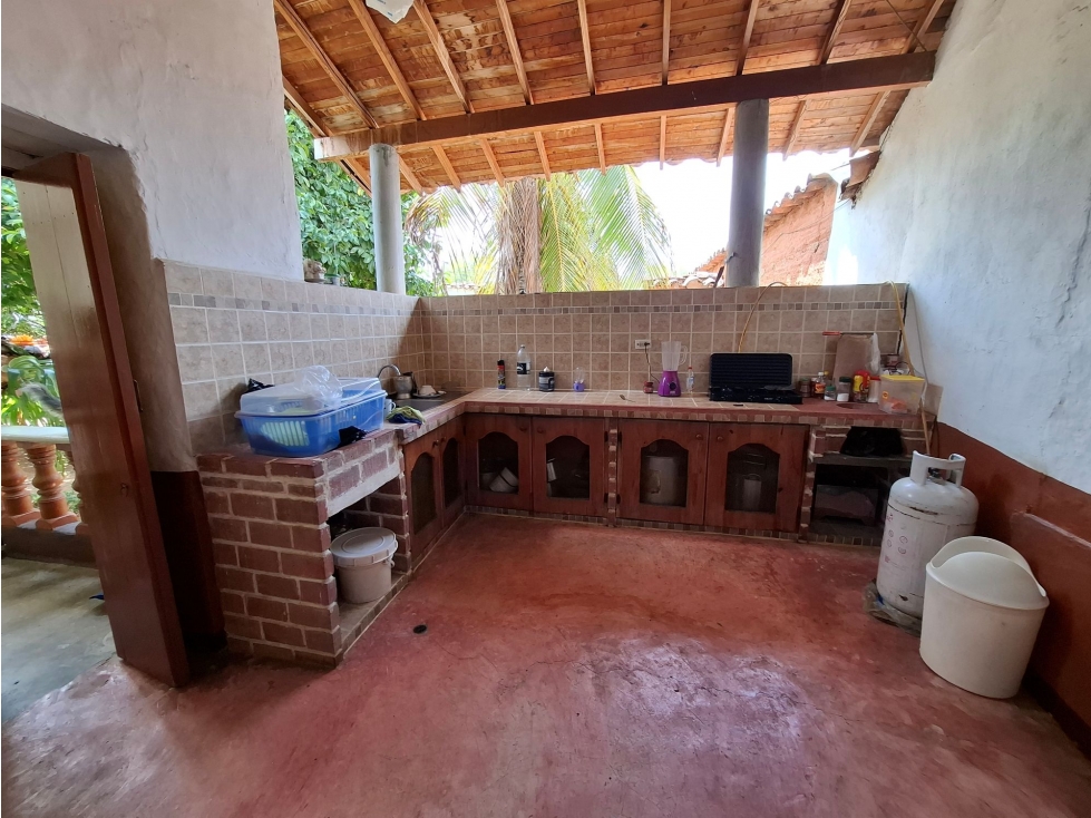 Finca urbana de 4.311,28m² lote y 240m² construida, Sopetrán - 5