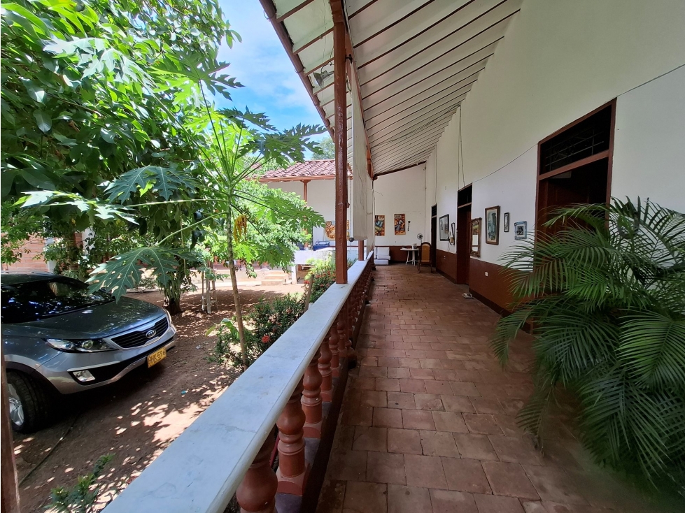Finca urbana de 4.311,28m² lote y 240m² construida, Sopetrán - 3