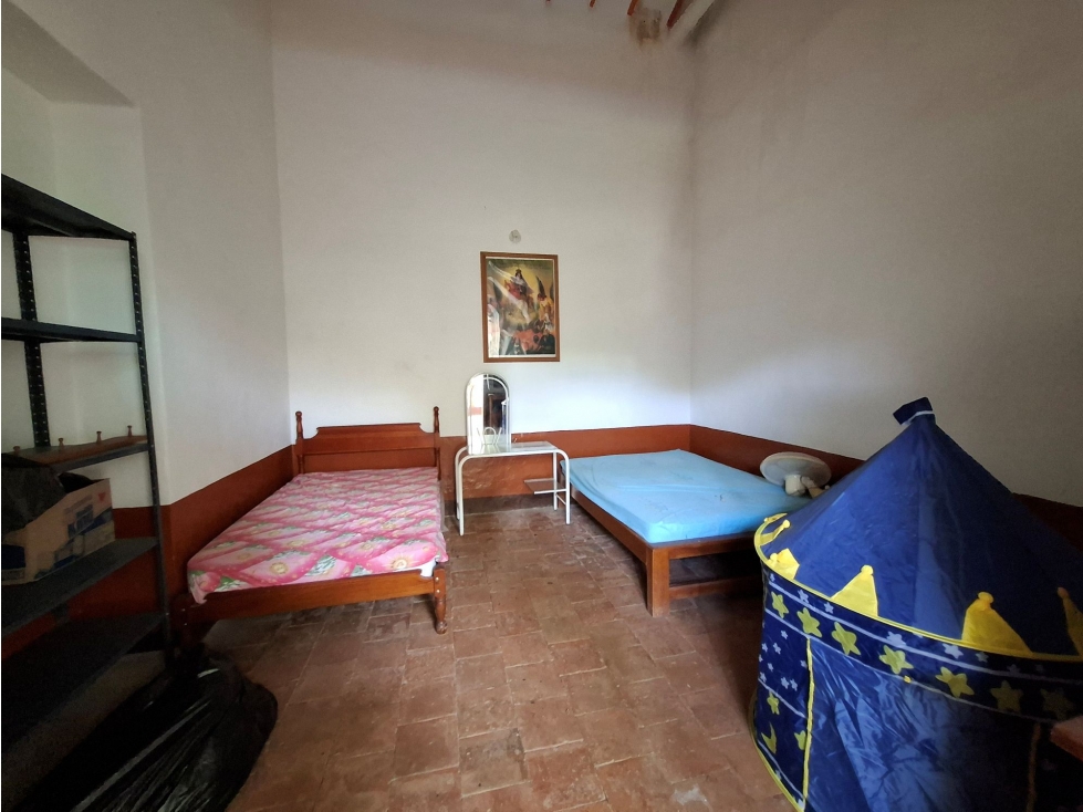 Finca urbana de 4.311,28m² lote y 240m² construida, Sopetrán - 6