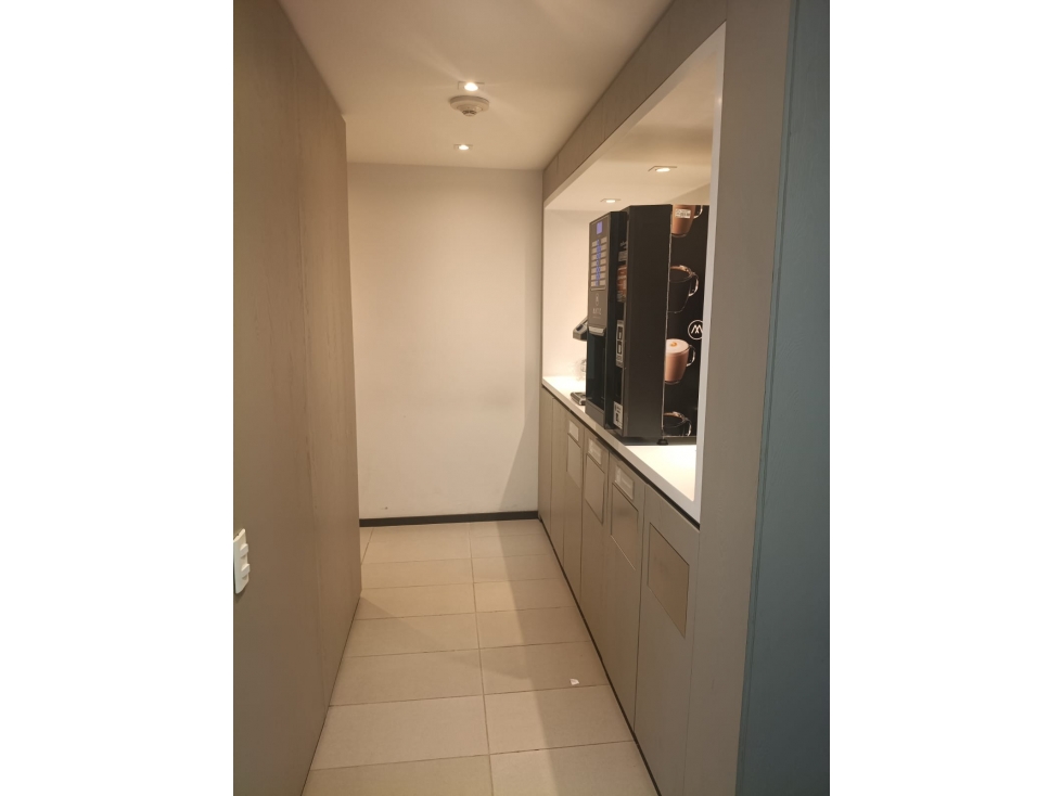 Local en arriendo de 147.70 m² en Milla de Oro, Medellín — foto 3