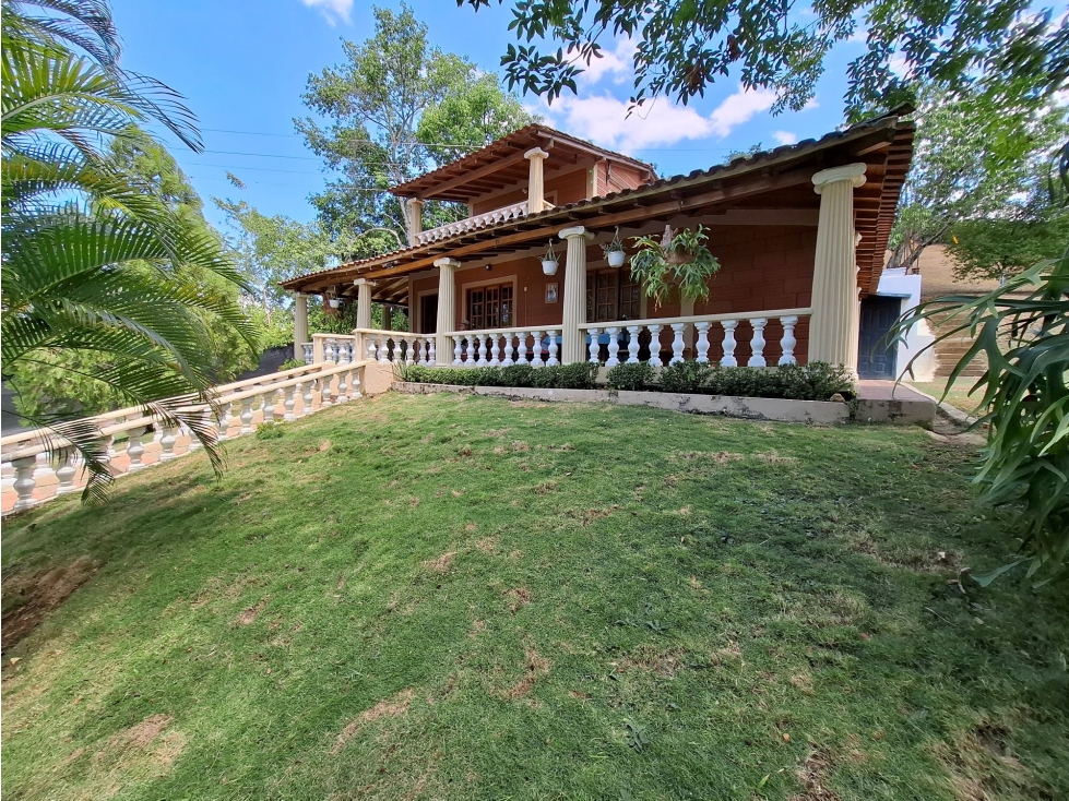 Finca de 10.032m² lote y 359m² construida | La Miranda | Sopetrán - 1