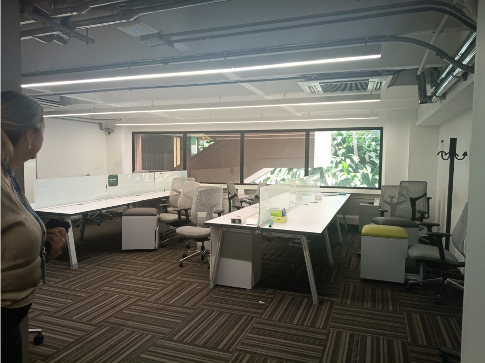 Local en arriendo de 147.70 m² en Milla de Oro, Medellín — foto 2