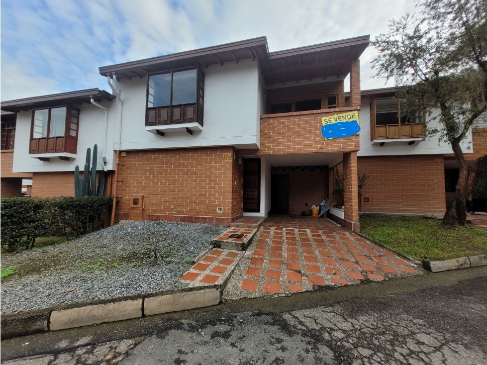 CASA EN ENVIGADO - LOMA DEL ESCOBERO