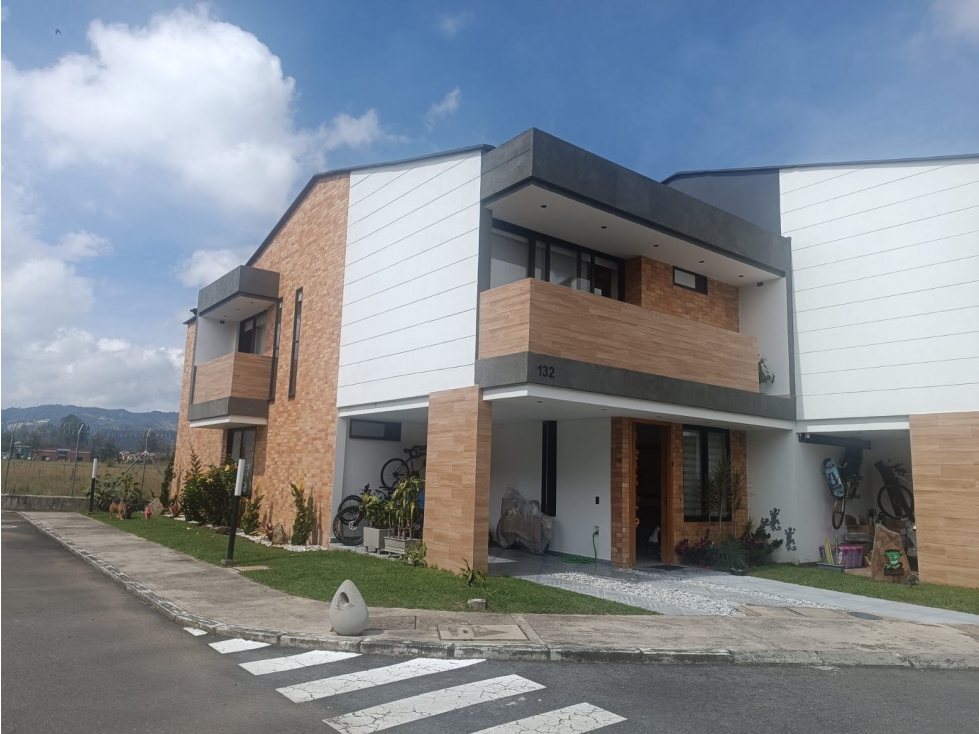 CASA EN LA CEJA - VIVA LA CEJA