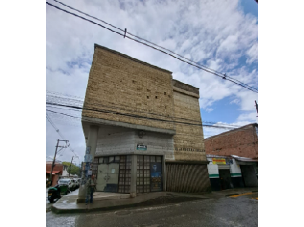 Lote y contrucción en venta, cerca al parque de La Unión - 2