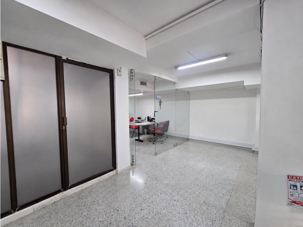 Inmueble comercial 597 m² con vitrina y renta activa | sobre La 80 — foto 3