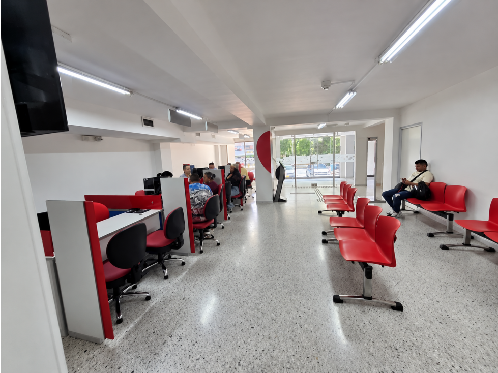 Inmueble comercial 597 m² con vitrina y renta activa | sobre La 80 — foto 5