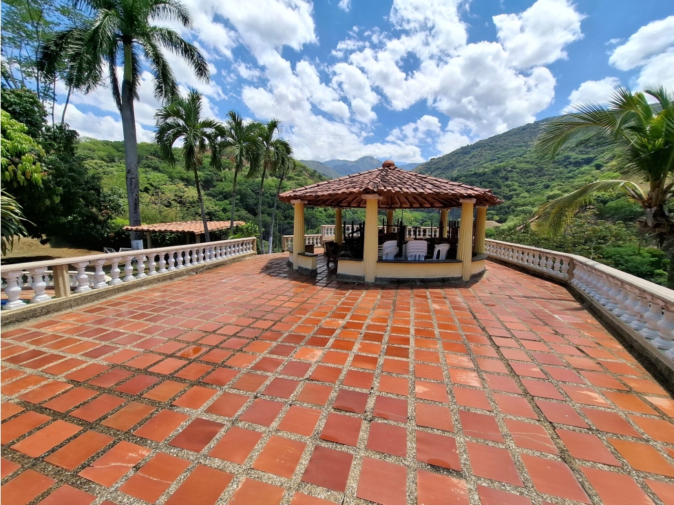 Finca de 10.032m² lote y 359m² construida | La Miranda | Sopetrán - 5
