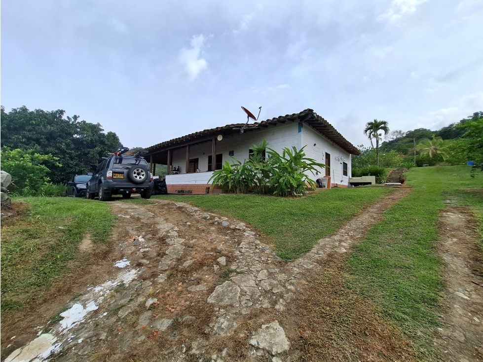 Finca con potencial de subdivisión en San Jerónimo, 5 min casco urbano — foto 4