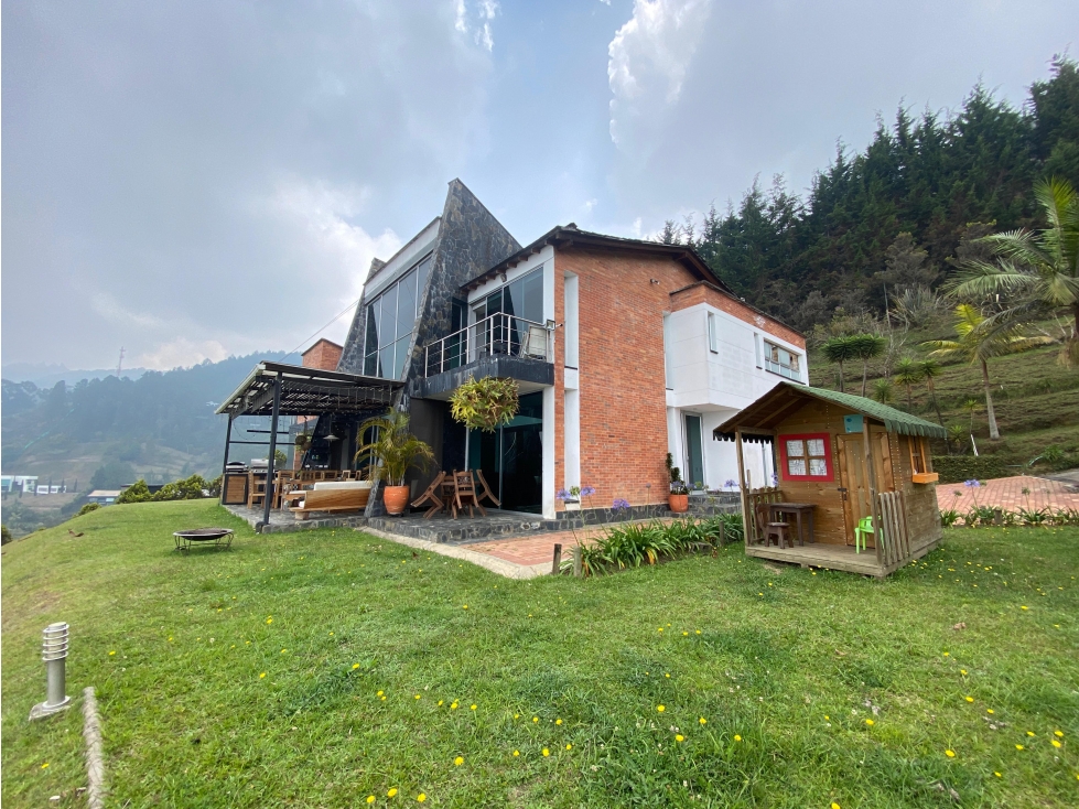 CASA EN ENVIGADO - LAS PALMAS