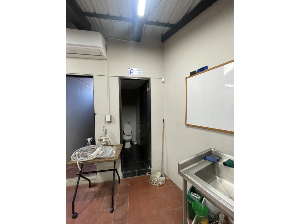 Local comercial en arriendo en Perpetuo Socorro | 157 m² — foto 4