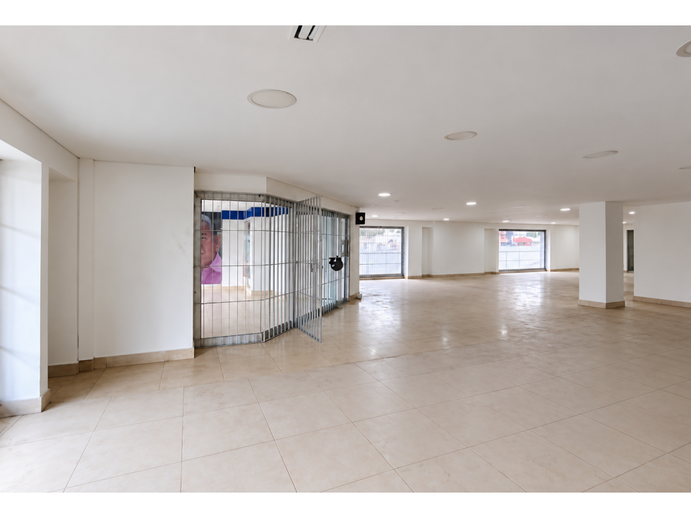 Local comercial en arriendo de 432 m² | Avenida Calle 26 | Bogotá — foto 2