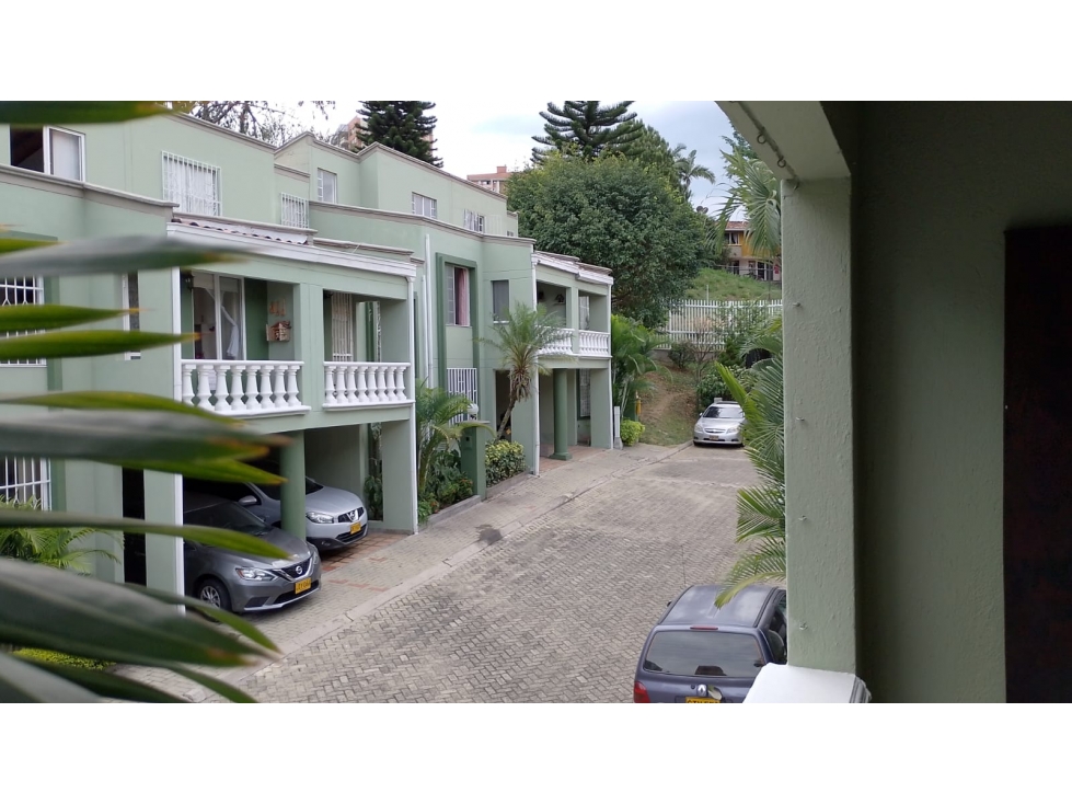 CASA EN LA LOMA DE LOS BERNAL — foto 3