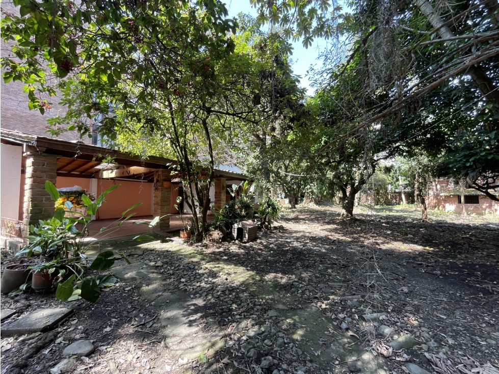Lote con construcción en venta de Alta Mixtura, Manila, El Poblado — foto 5
