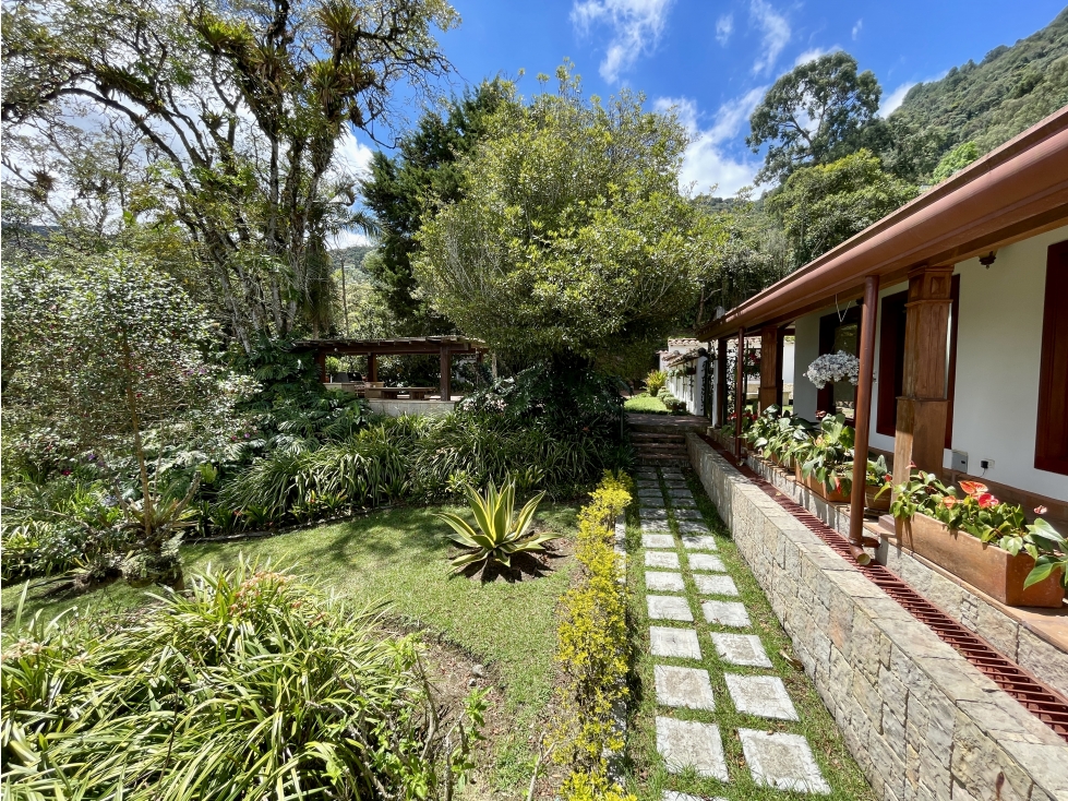 Casa Exclusiva con piscina en Las Palmas, Medellín — foto 5