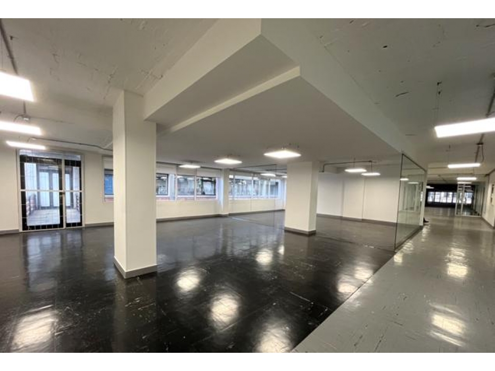 Oficina en arriendo de 576 m² | Edificio Banco de Comercio | Bogotá — foto 3