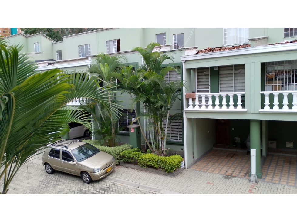 CASA EN LA LOMA DE LOS BERNAL — foto 2