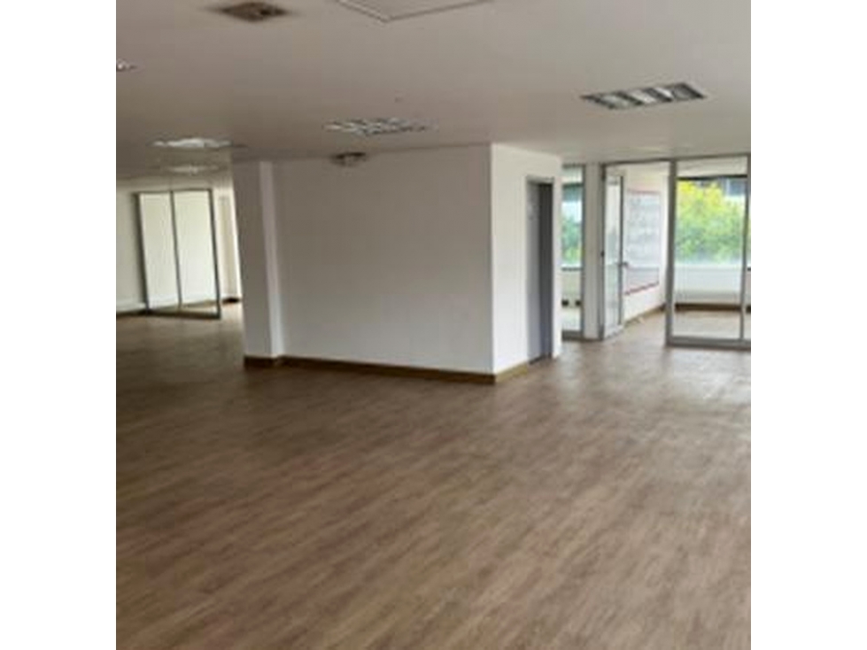 Local en arriendo 1.964 m² | Edificio Megalínea | Bogotá — foto 6