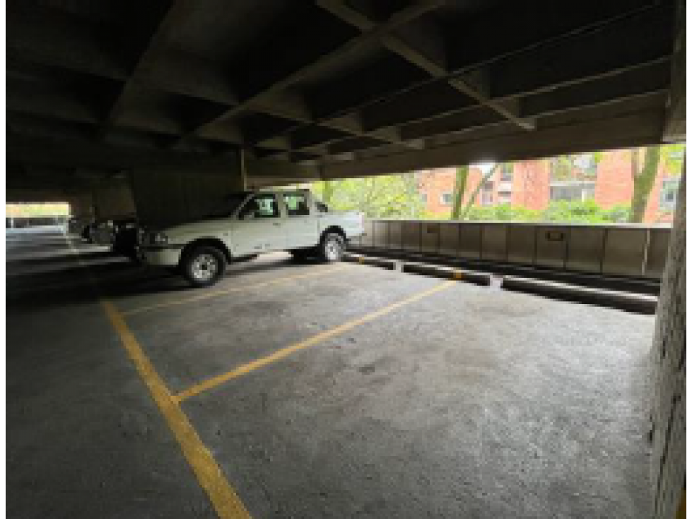 33 Parqueaderos en Venta Sector Carlos E Restrepo, Medellín - 6