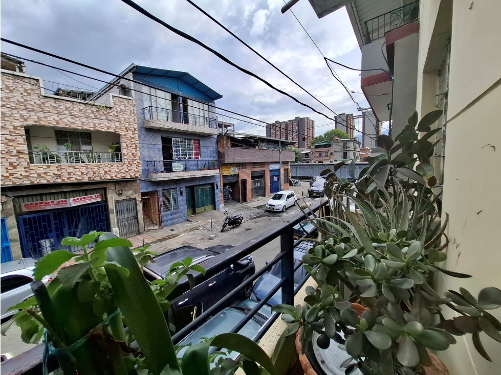 Casa de 3 pisos en venta | Jesús Nazareno | Uso mixto 314 m2