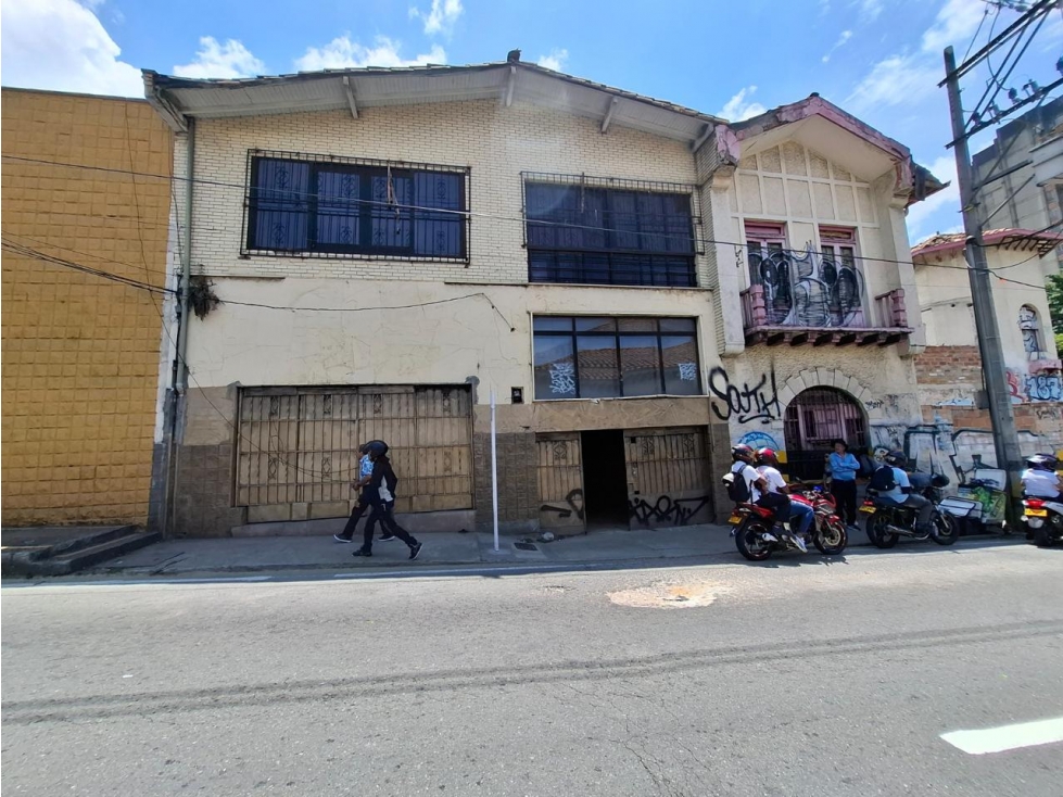 Casa lote de 415m² lote y 535m² construida | Prado Centro | Medellín