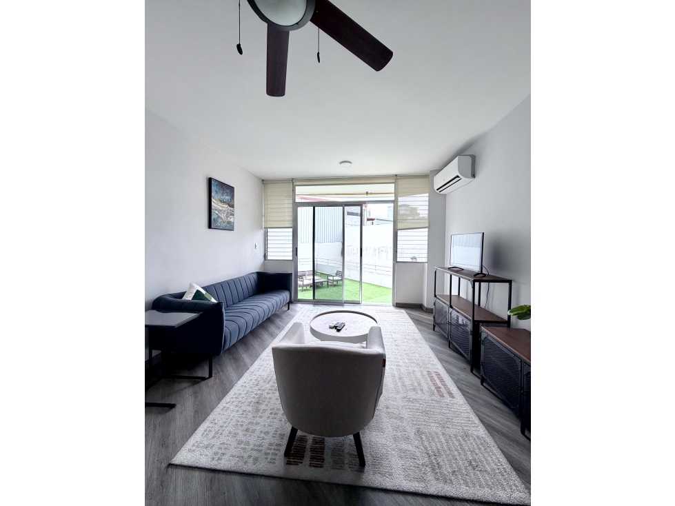 Alquilo apartamento con terraza en PH Excelsiour, Calle 50