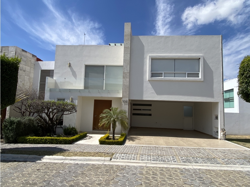 AJUSTE DE PRECIO! Casa en venta 380 mts en Lomas de Angelopolis 2!