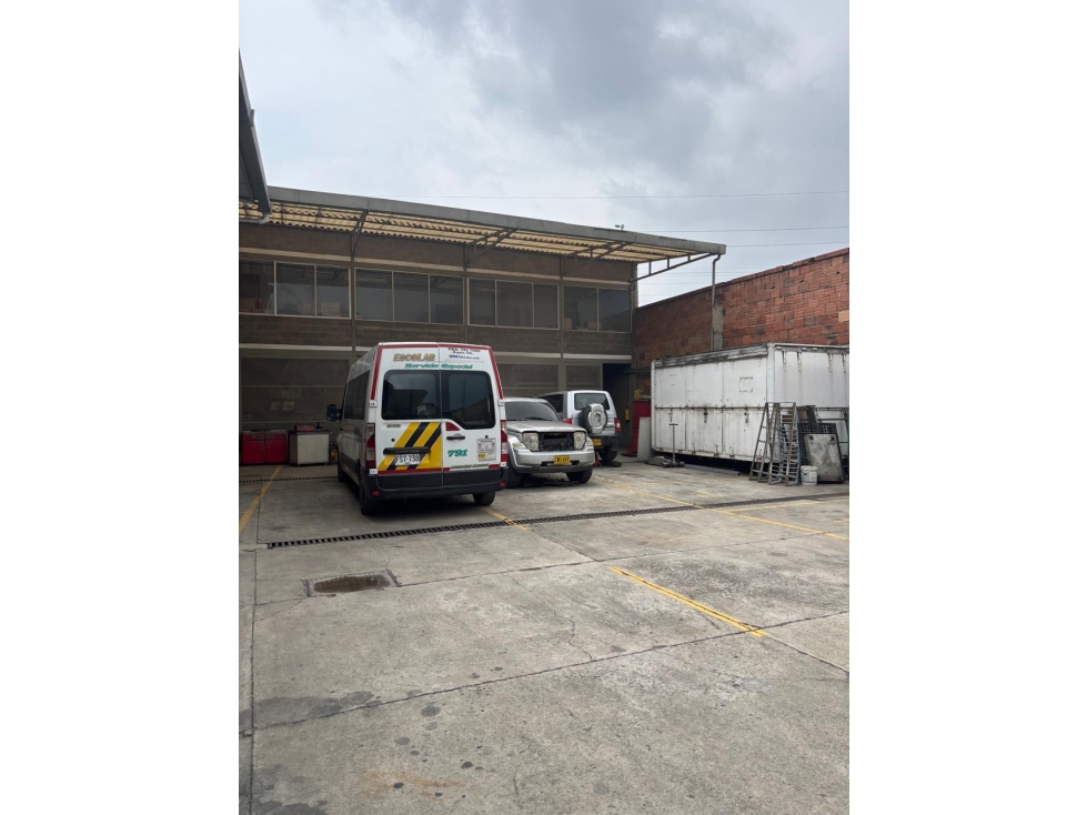 VENDO BODEGA EN PUENTE ARANDA ZONA INDUSTRIAL — foto 3