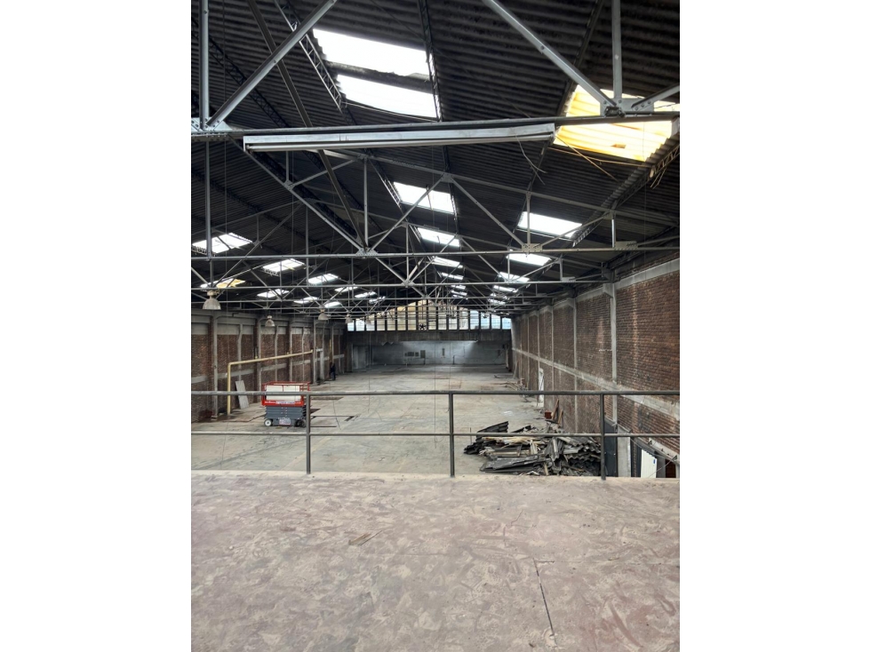 VENDO BODEGA ZONA INDUSTRIAL