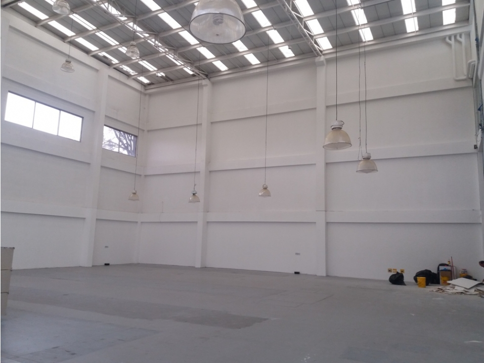 SE ARRIENDA BODEGA EN ALAMOS